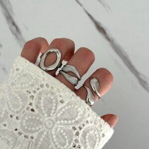SKU:0258 set silver/white rings‎ price for set size us 5,5-9 size is adjustable